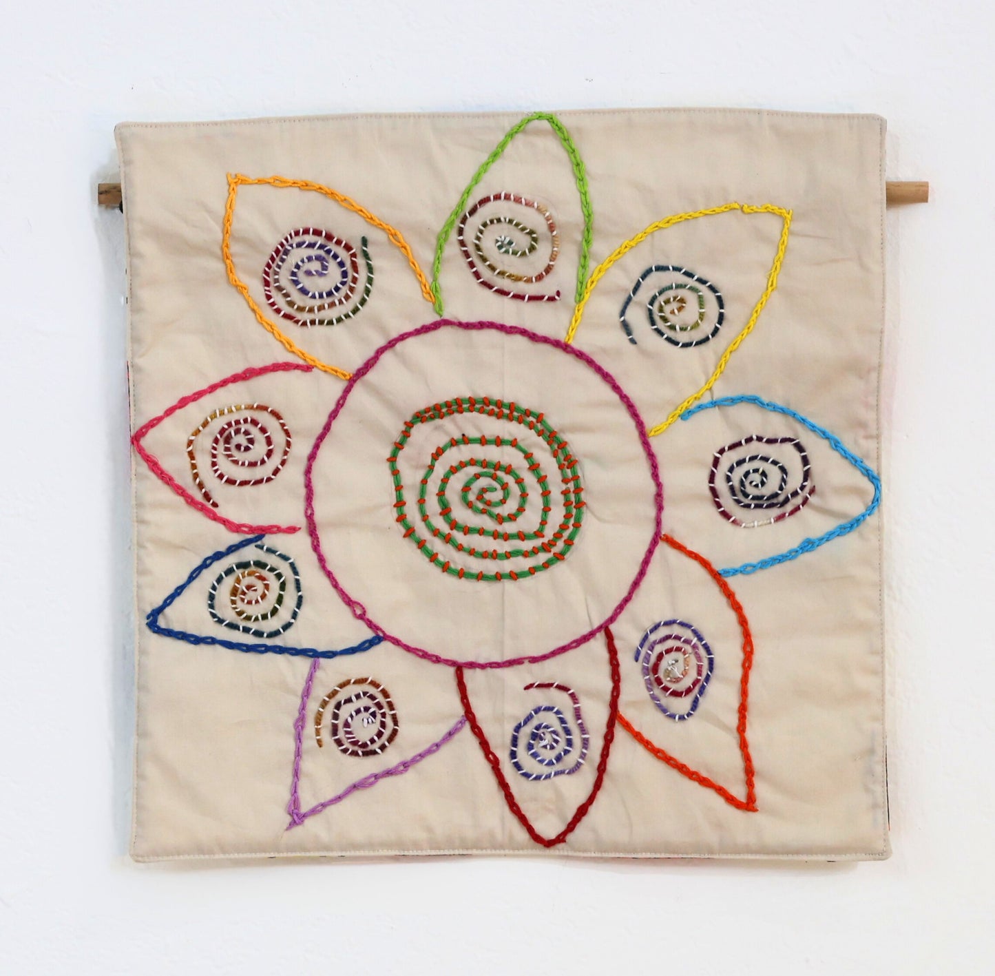 Petite Flower Wallhanging (F0458)