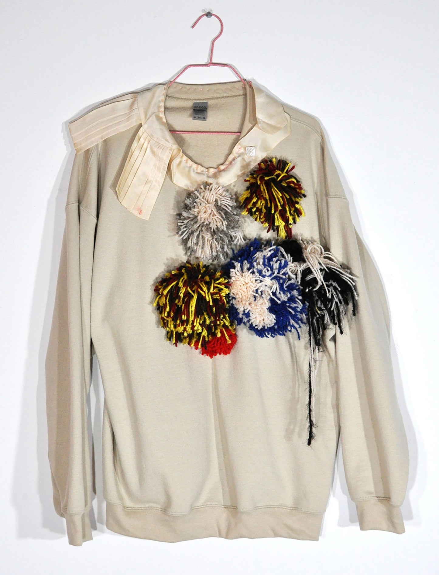 Suéter con pompones (F0092)