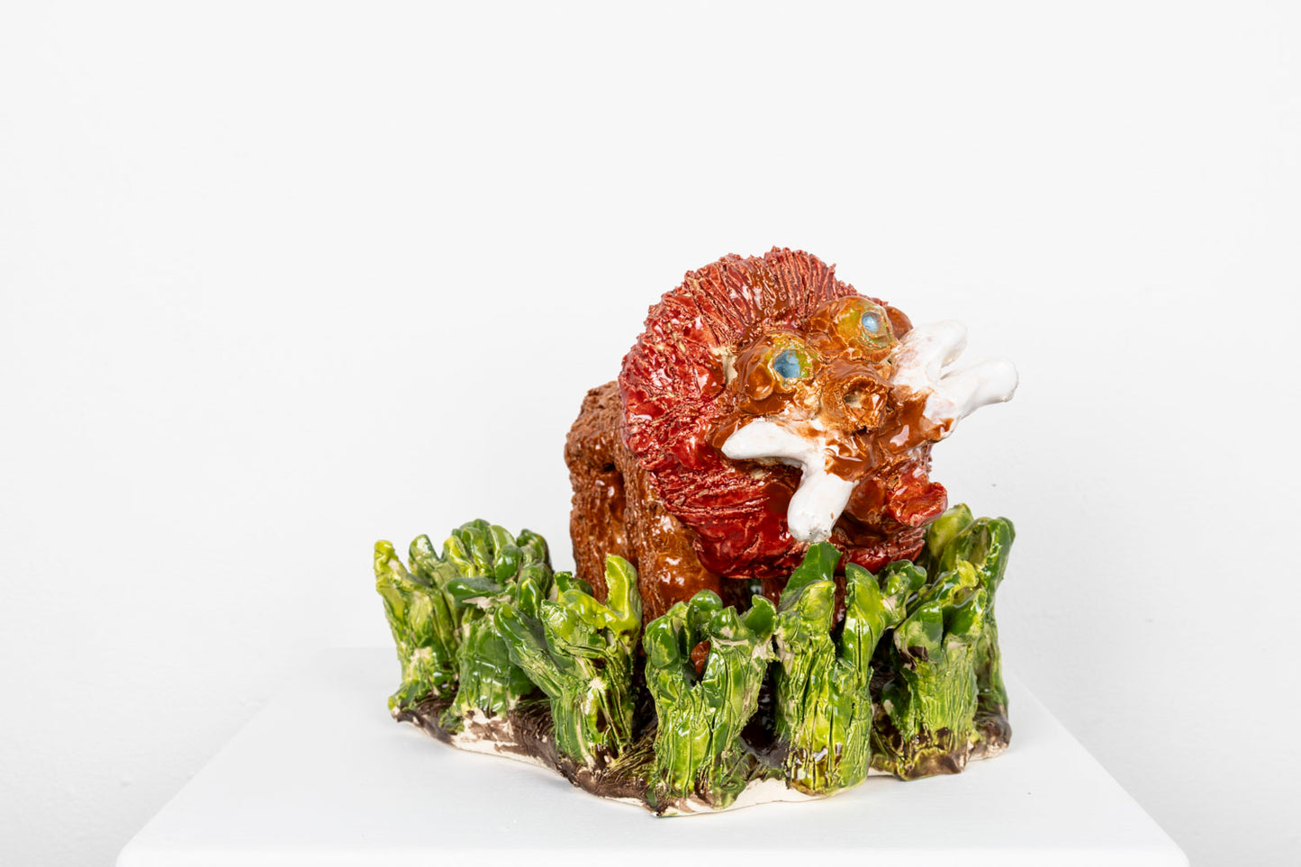 Lion hiding in grass, jumping out to eat their prey (S6001)
